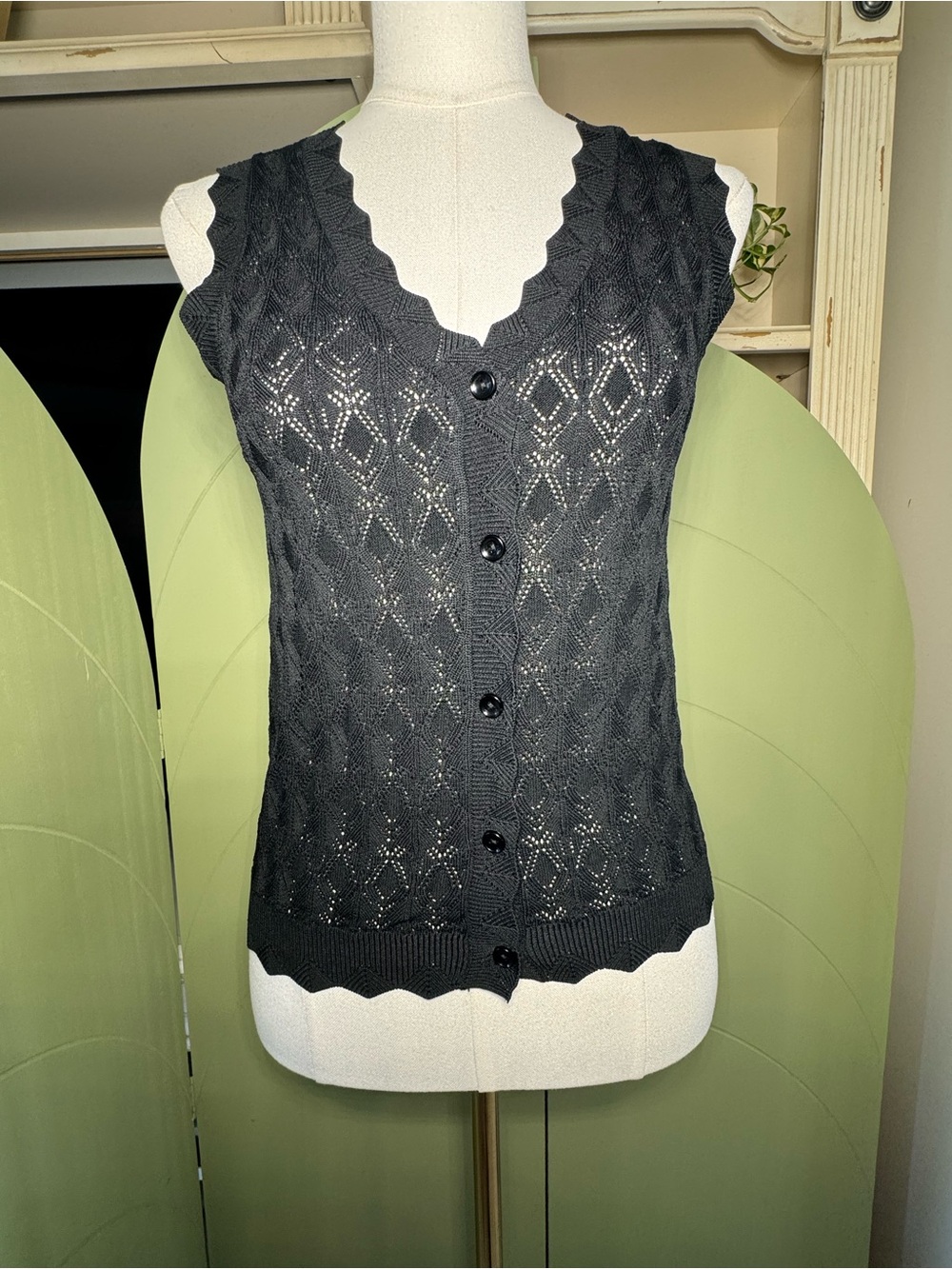 Q2 Black Openwork Knit Button-Front Sleeveless Top